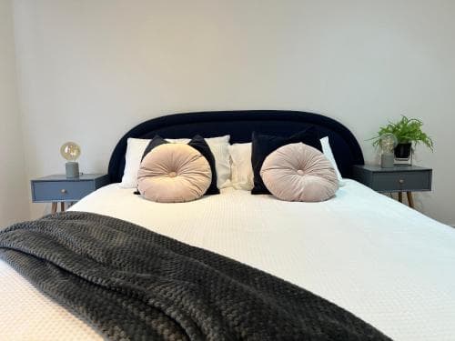 Valee living, Dewsbury One Bedroom, Leeds Image 1