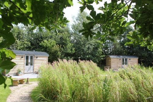Luxury Shepherds Hut - The Sweet Pea by the lake Image 4