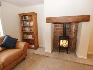The Grooms Cottage Image 3