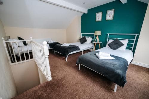 Highfield Lodge Image 2