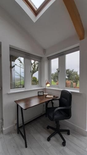 Lane End Cottage Holmfirth Double & Twin Ensuites Image 1