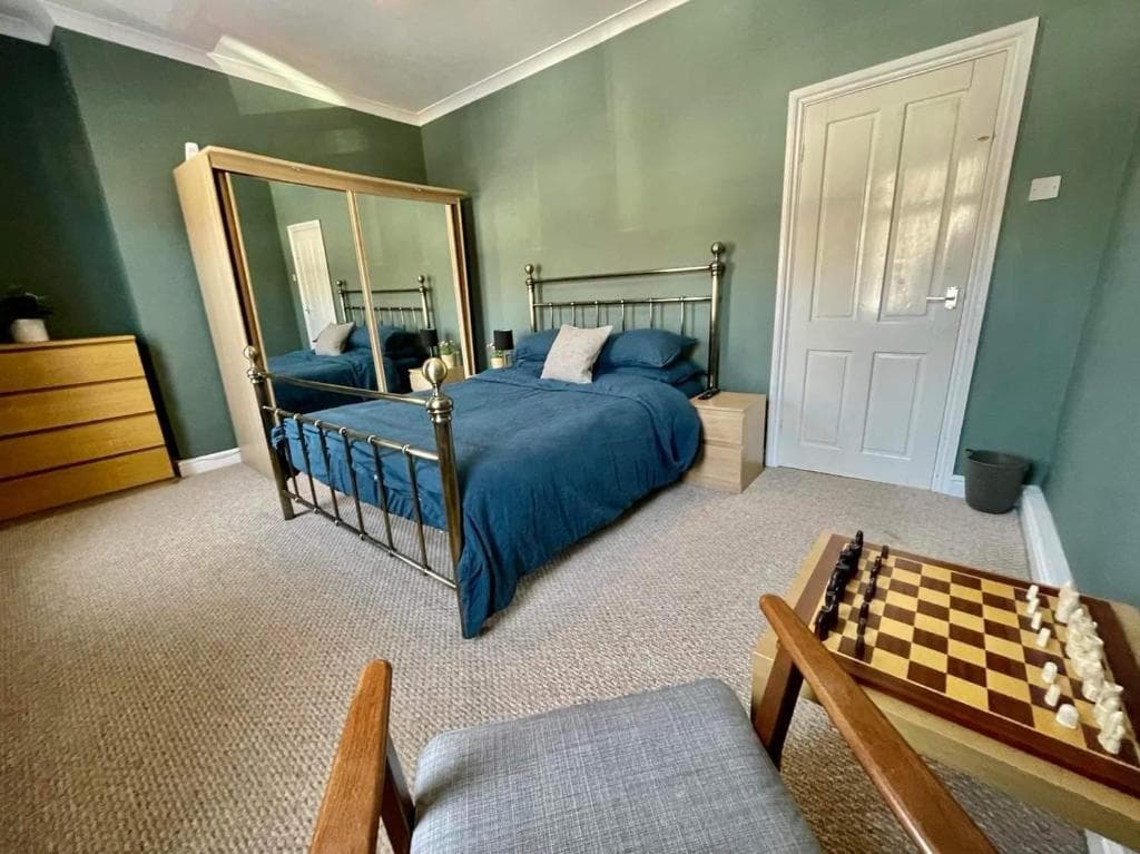 lovely 3 bed house close to the Uni & centre Image 1