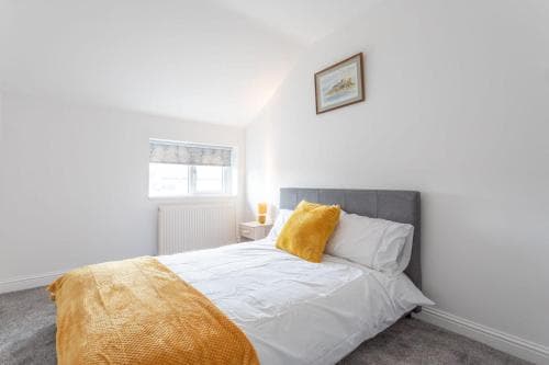 Fantastic 2 Bed Apartment close to Bradford Centre Image 1