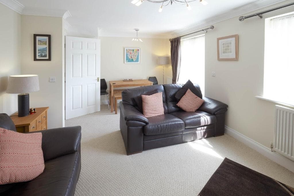 Host & Stay - The Railway Retreat Image 5