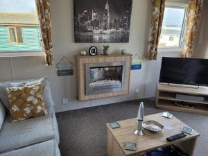 Remarkable 3-Bed House in Hull Image 1