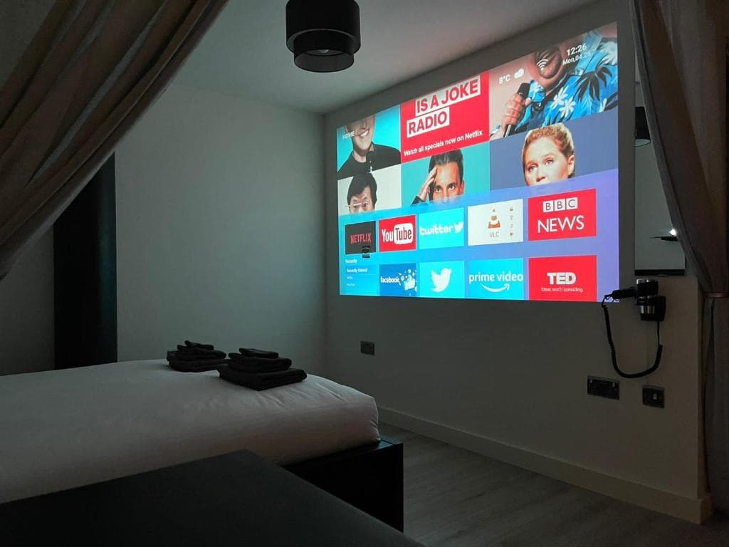 NEW Luxury NYC Style Loft with Cinema Room Image 1