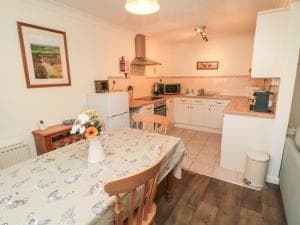 Westgate Cottage Image 2
