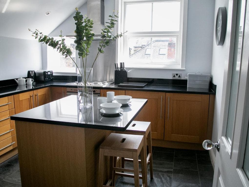 Harlow apartment Image 4