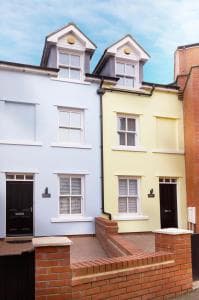 Beautifully furnished 4-bed townhouse on South Cliff Image 2