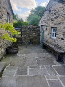 Adorable 1 bedroom guest house with free parking Image 2