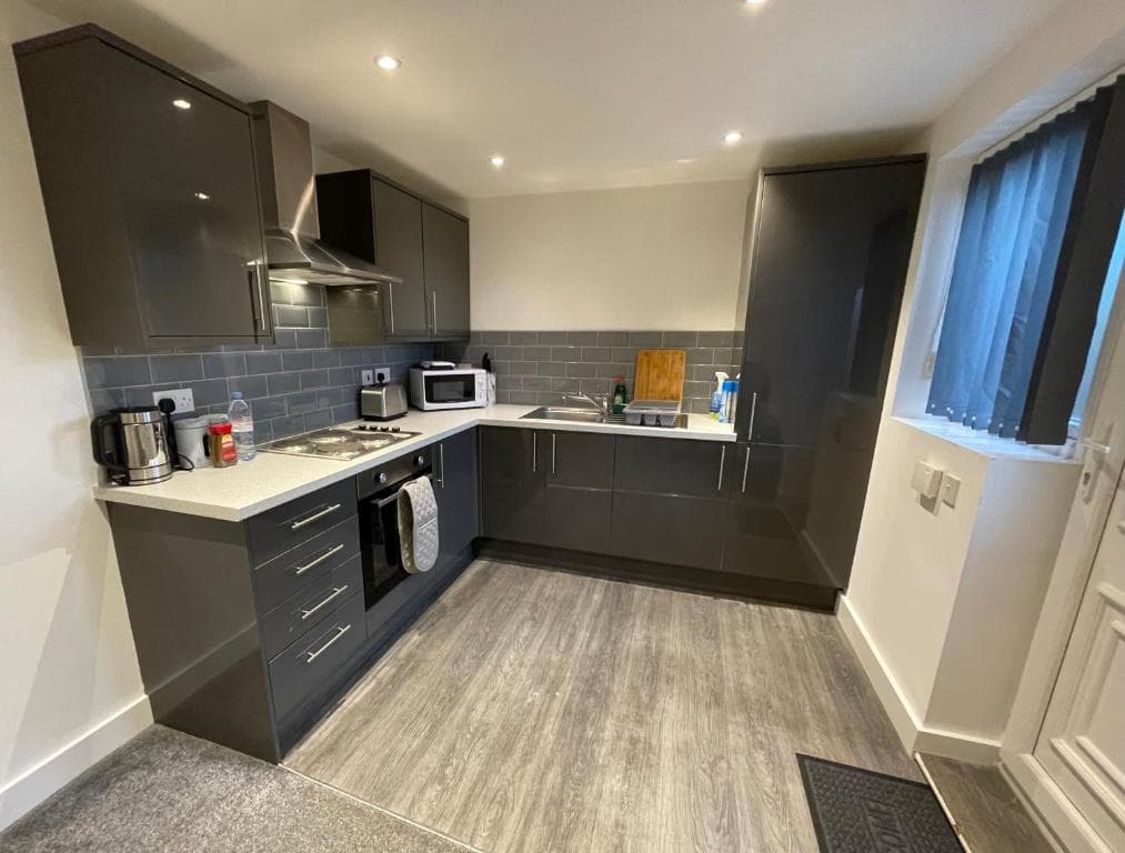 Modern Serviced Apartment - Near City Centre Image 1