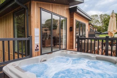 High Oaks Grange - Glamping Image 10