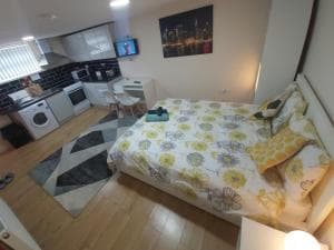 Lovely studio-flat with free parking, free WiFi. Image 2