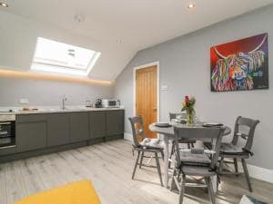 New Inn Apartment Image 2