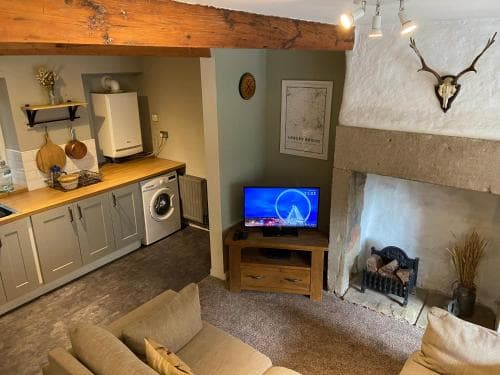 Calderside Cottage (2 BDR Central Hebden Bridge) Image 2