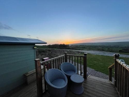 Oakley View Shepherds Huts Image 1