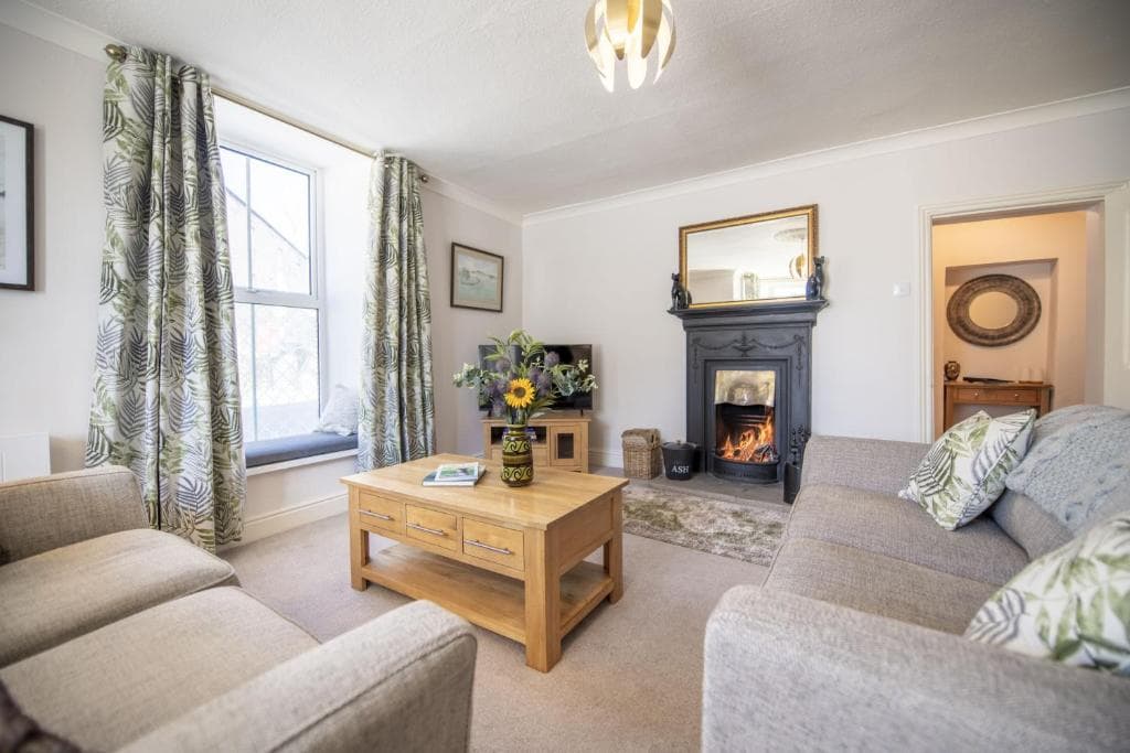 Brook House Image 1