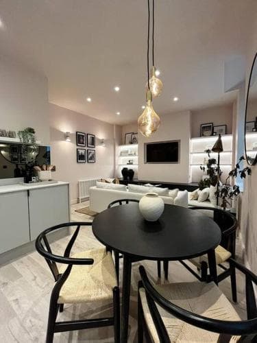 Luxury 2 Bedroom Flat in Central Todmorden Image 2