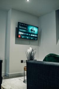 Bv Cosy Basement Apartment At Conditioning House Image 1