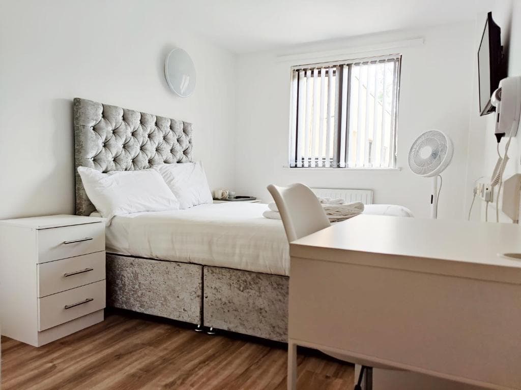 Accommodation Bradford Image 1