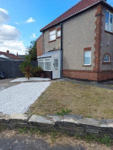 Cheerful 5 bedroom house Image 2