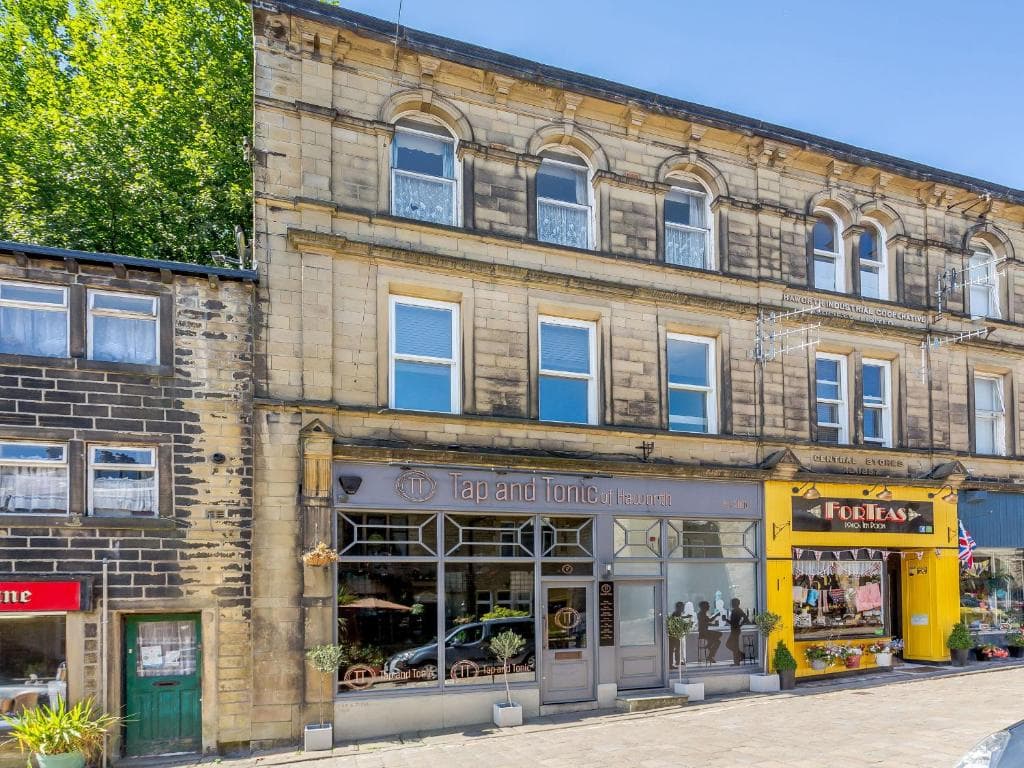 Haworth Main Street Holiday Apartment Image 1