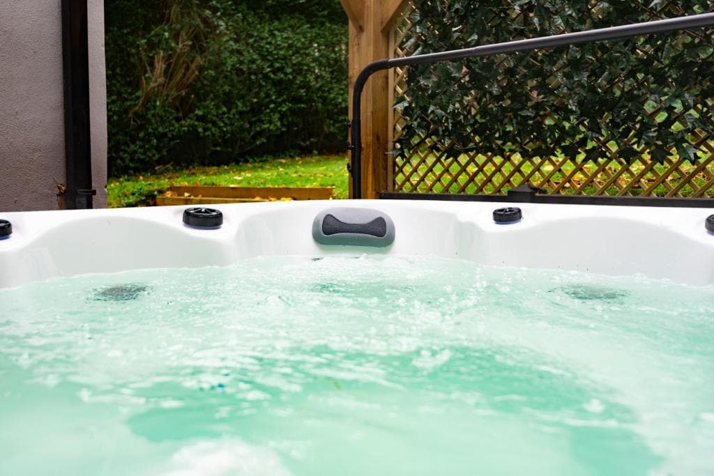 The Headingley House Leeds - Hot Tub - Sleeps Up To 12 - EV Charging Image 1