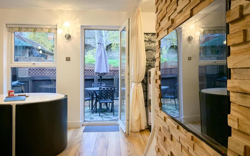 Pear Tree Holiday Home - York Image 2