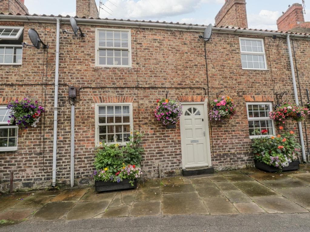 Henrietta's Cottage Image 1