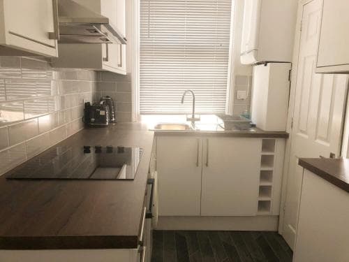 Spacious 3 bedroom house can sleep 6 Image 2