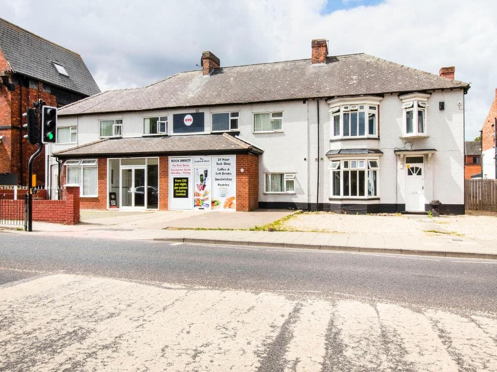 OYO The Longlands Hotel Image 1