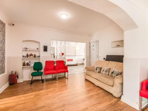 OYO The Longlands Hotel Image 3