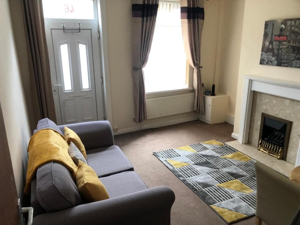 4-Bedroom House Close to Barnsley Centre Image 1