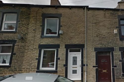 4-Bedroom House Close to Barnsley Centre Image 3