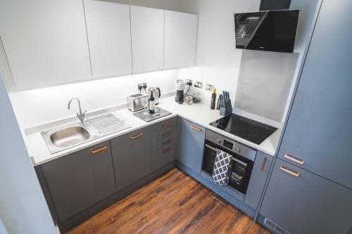 Modern 1-Bed Apartment - New - City Centre - FREE Wi-Fi - Image 3