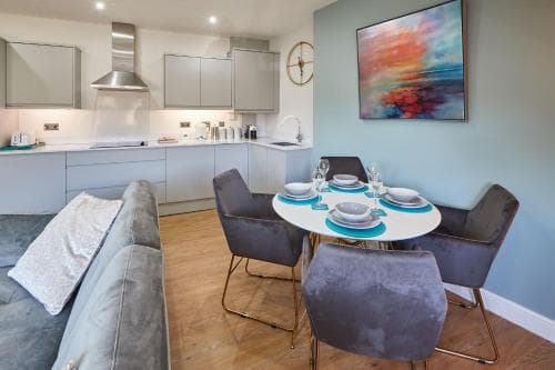 Host & Stay - Green View Image 9