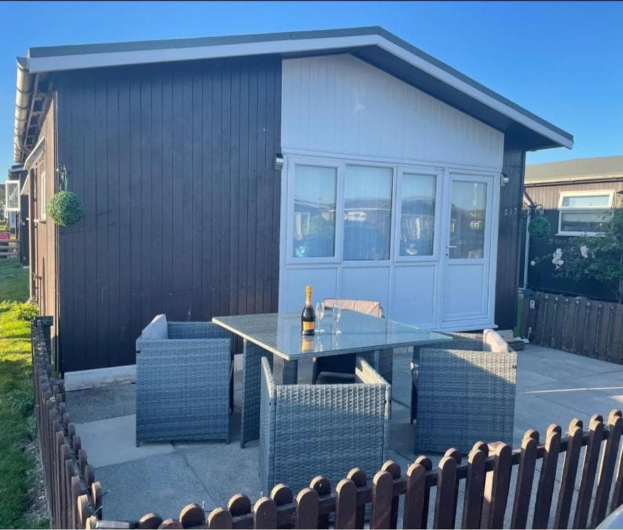 317 Golden Sands Image 1