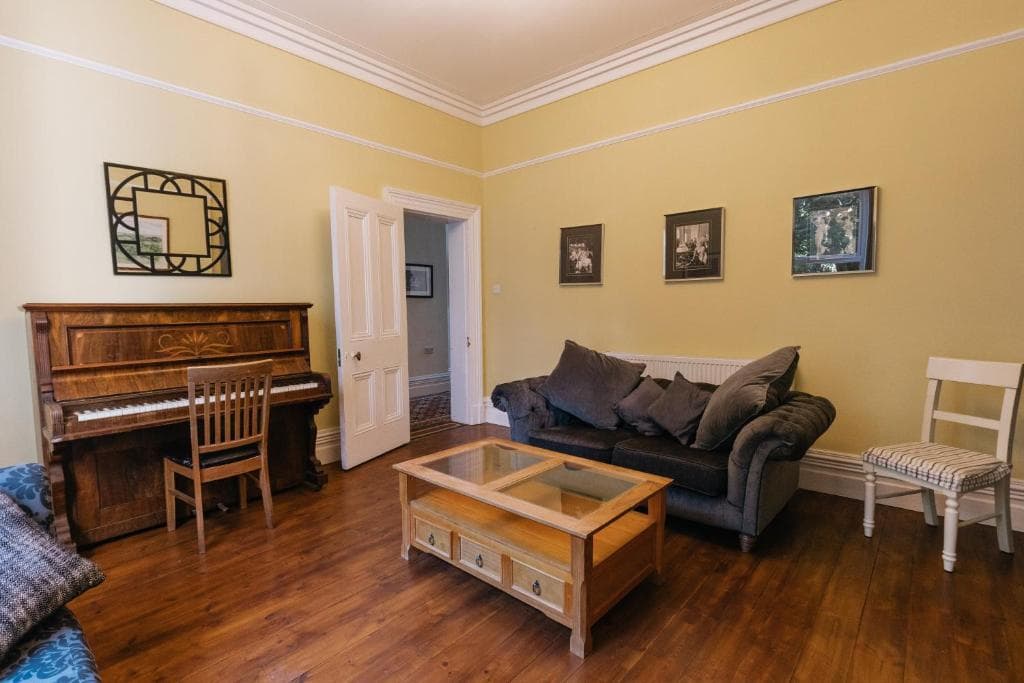 HOPE HOUSE - Beautiful 4 Bed Property Located in Hebden Bridge, Yorkshire Image 1