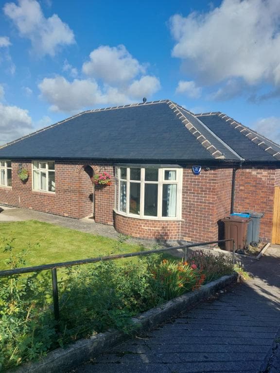 Thornhill Holiday Bungalow Image 1
