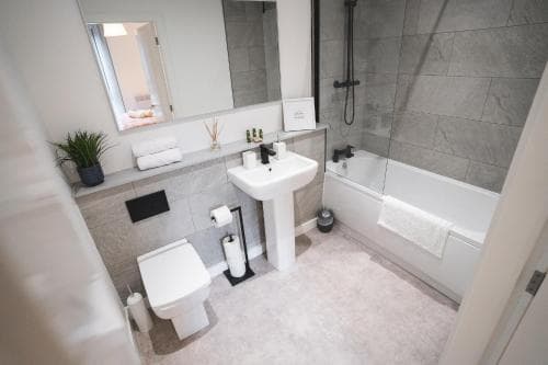 Birtin Works Apartments - Brand New - City Centre Image 3