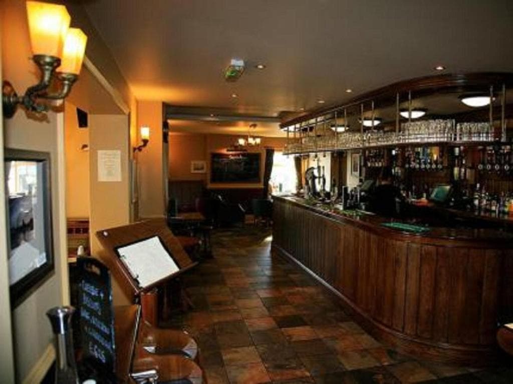 The Crossroads Inn Image 2