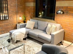 Velvet Apartments - Luxury City Centre Apartment with Cinema Rooms Image 2