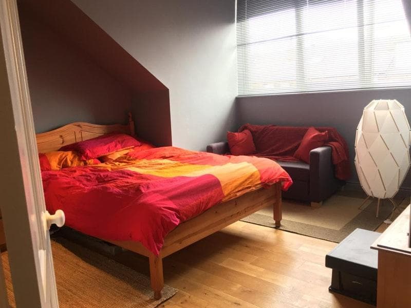 Homestay near Roundhay Park, North Leeds Image 1