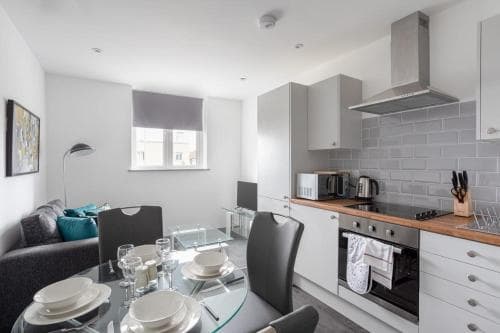 Cosy 1 Bedroom Apartment in Leeds Image 6