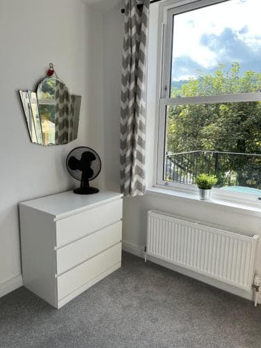 Beautiful 2 bedroom with patio and amazing views Image 3