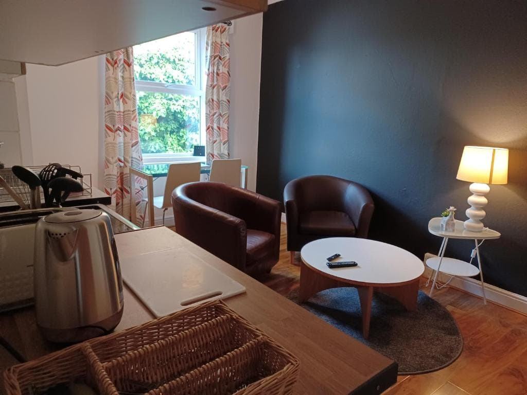 Trafalgar Shortstop Apartment Image 1