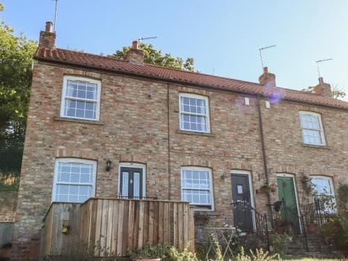 Honeybee Cottage Image 6