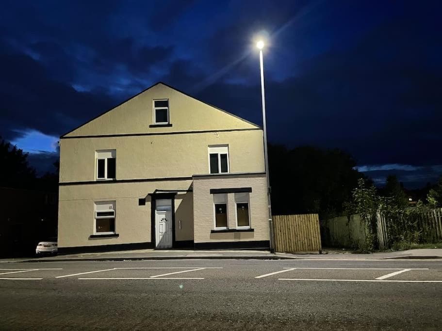 Luxury Inn Image 1