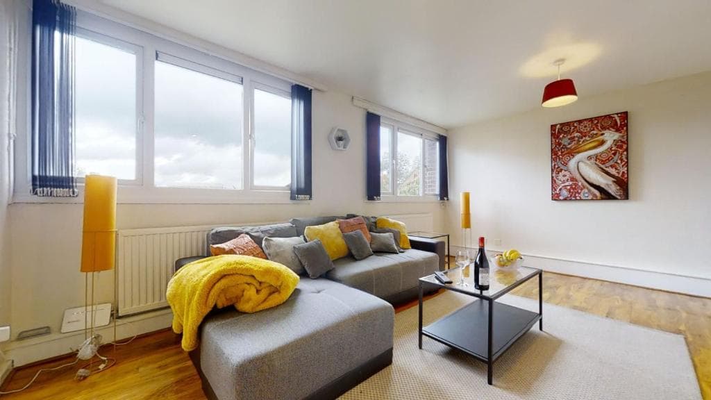 3 Bed Sheffield City Centre Apartment Image 1