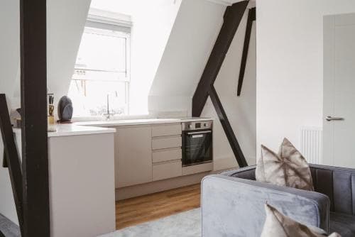 Apartment 11 Penthouse 2 bedrooms, sleeps 4 Image 9